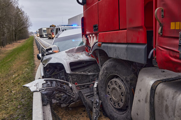 semi-truck and car collision - Saladino & Schaaf truck accident lawyers in Paducah, KY