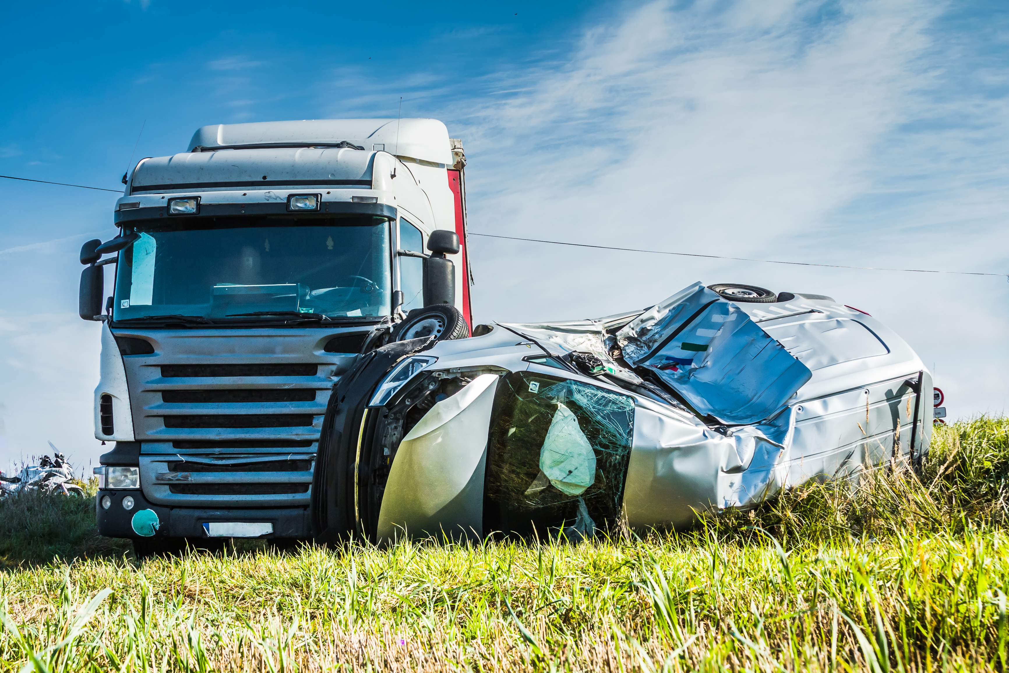 Injuries Common in Semi-Truck Accidents and How They Differ from Car Accidents